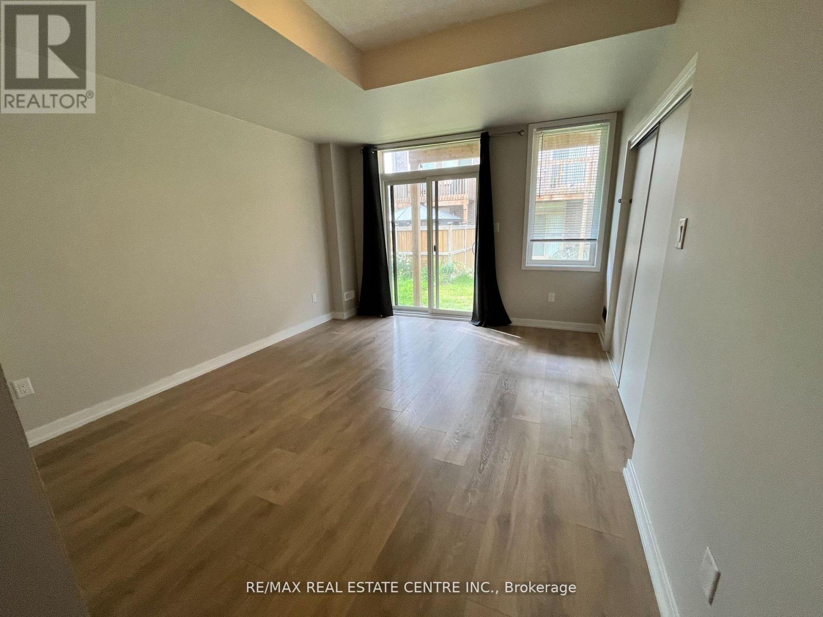 171 Sabina Drive, Oakville, Ontario  L6H 7C3 - Photo 3 - W12499722