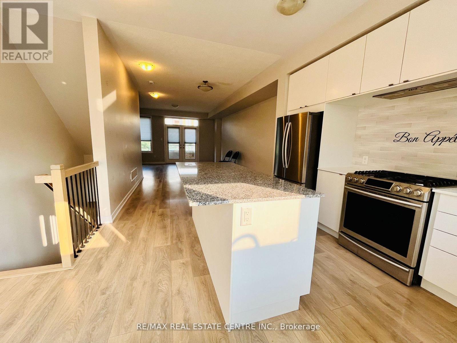 171 Sabina Drive, Oakville, Ontario  L6H 7C3 - Photo 8 - W12499722