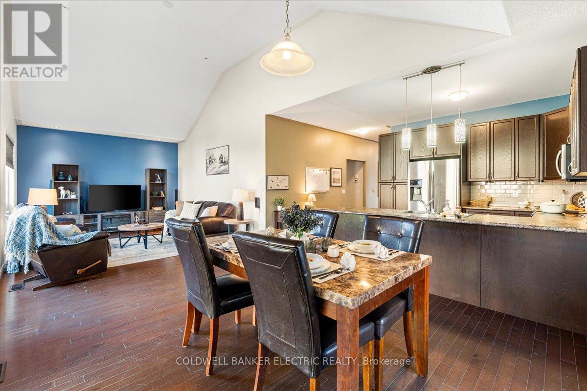 432 Florence Drive, Peterborough (Monaghan Ward 2), Ontario  K9J 0H9 - Photo 10 - X12499752