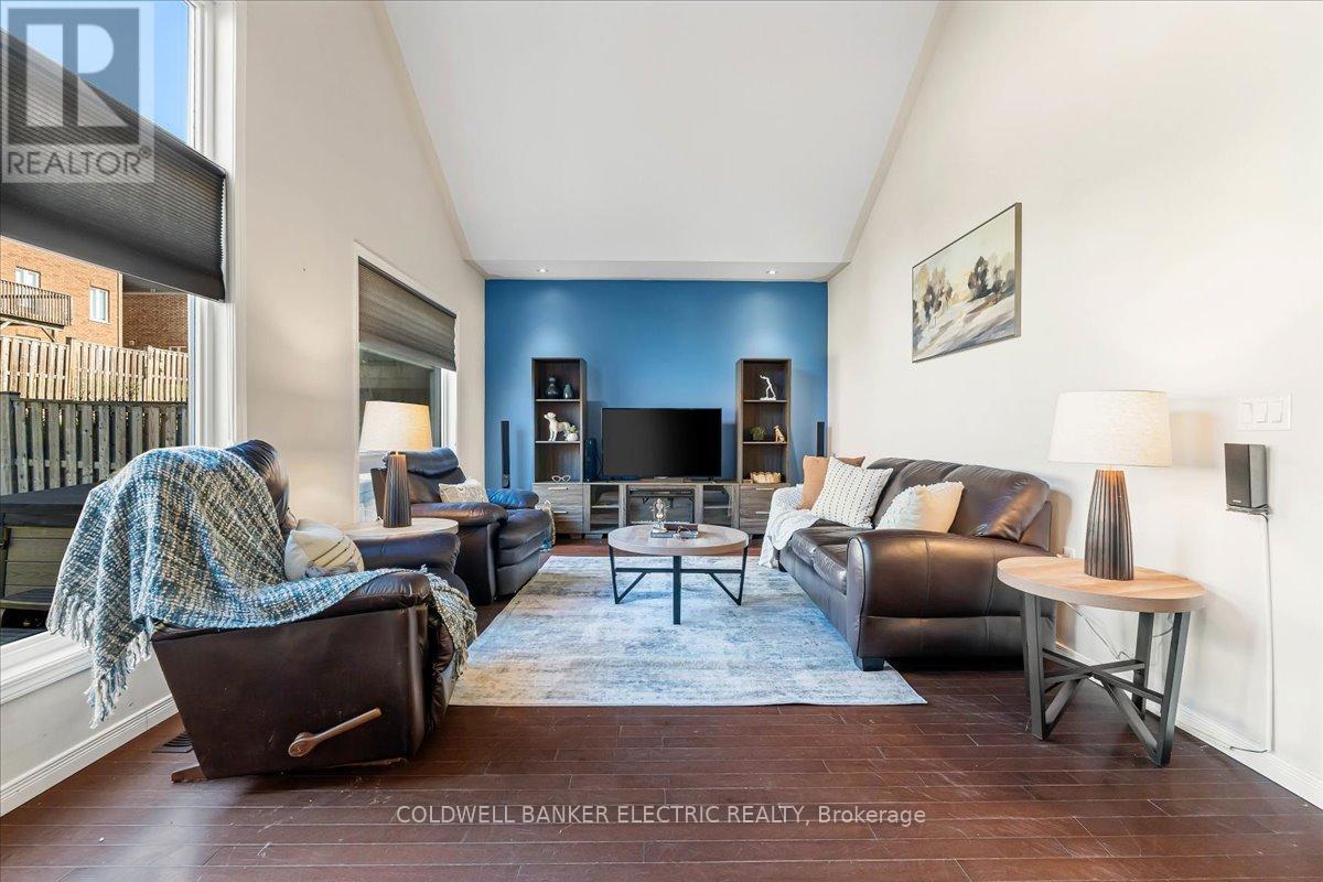 432 Florence Drive, Peterborough (Monaghan Ward 2), Ontario  K9J 0H9 - Photo 12 - X12499752