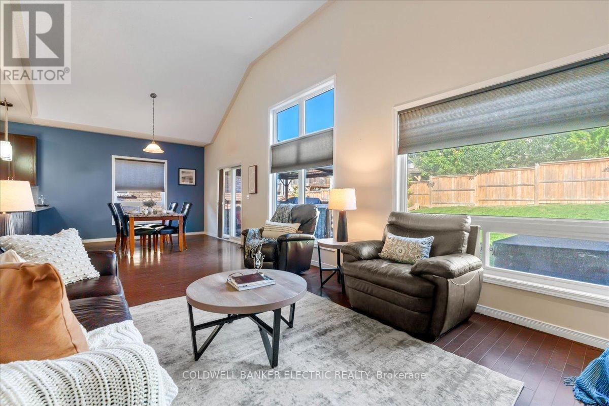 432 Florence Drive, Peterborough (Monaghan Ward 2), Ontario  K9J 0H9 - Photo 13 - X12499752