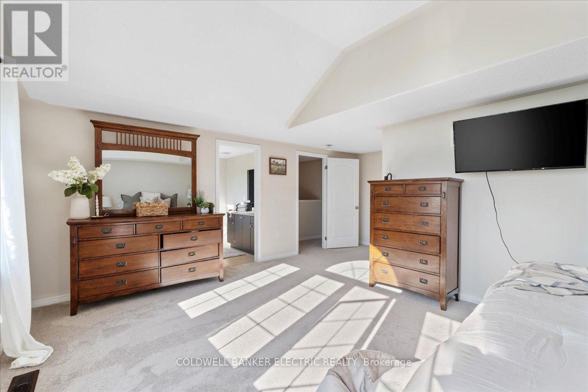 432 Florence Drive, Peterborough (Monaghan Ward 2), Ontario  K9J 0H9 - Photo 15 - X12499752