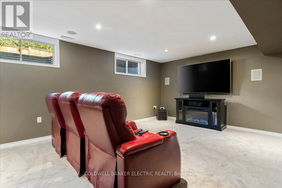 432 Florence Drive, Peterborough (Monaghan Ward 2), Ontario  K9J 0H9 - Photo 28 - X12499752