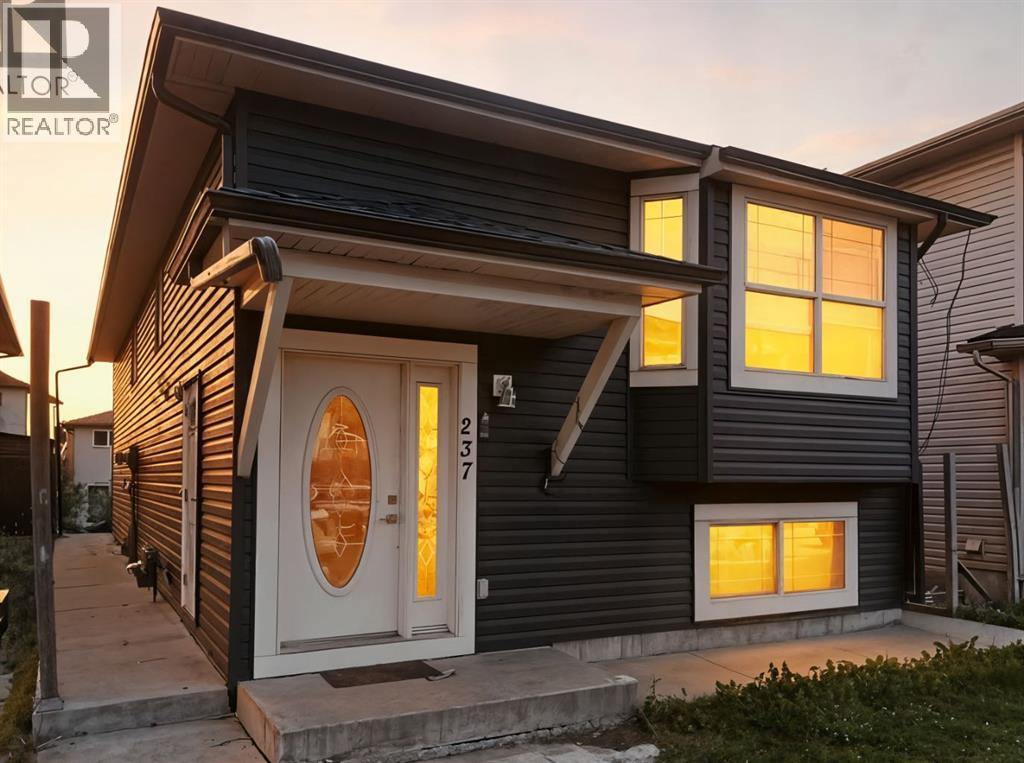 237 Tarawood Close Ne, Calgary, Alberta  T3J 4Y9 - Photo 3 - A2257572