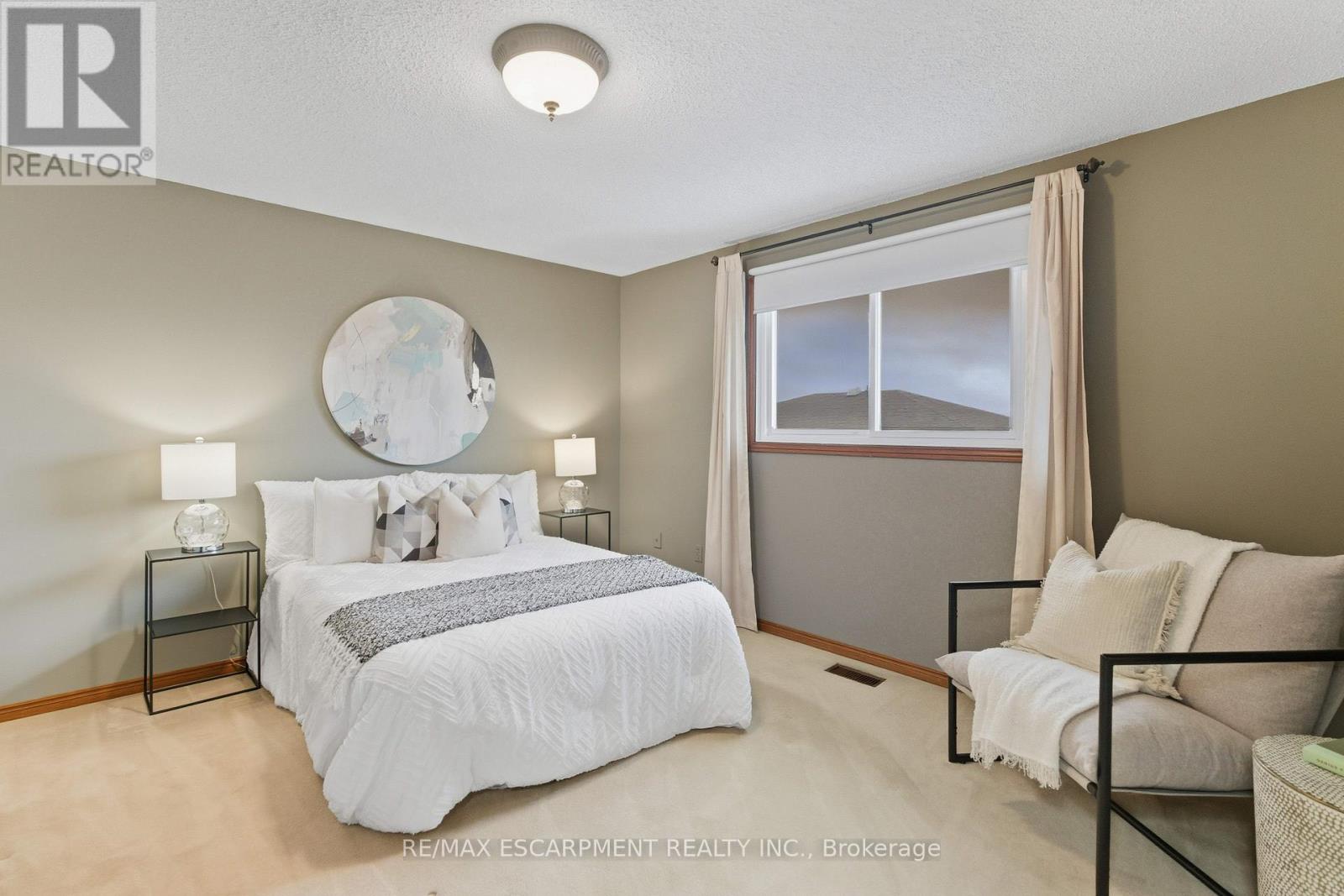 68 Firenze Street, Hamilton (Gurnett), Ontario  L9C 6V7 - Photo 18 - X12499662