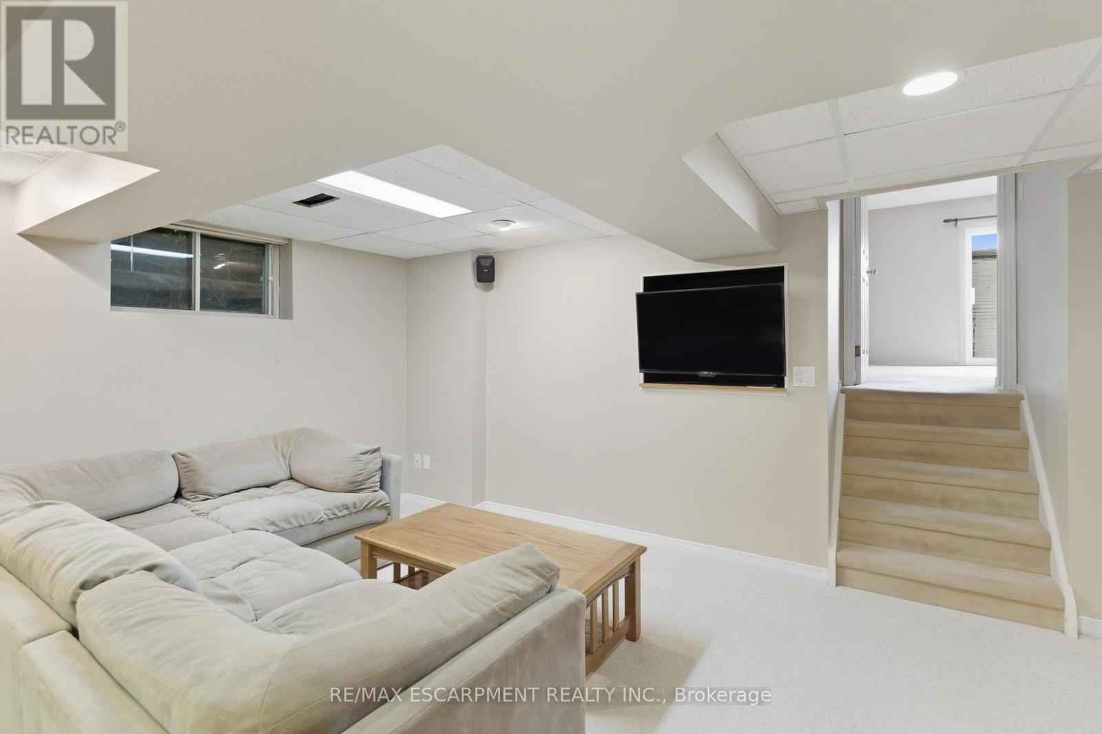 68 Firenze Street, Hamilton (Gurnett), Ontario  L9C 6V7 - Photo 34 - X12499662