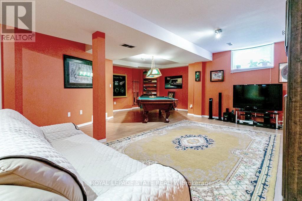 54 Falconridge Drive, Hamilton, Ontario  L9B 2P3 - Photo 35 - X12499670