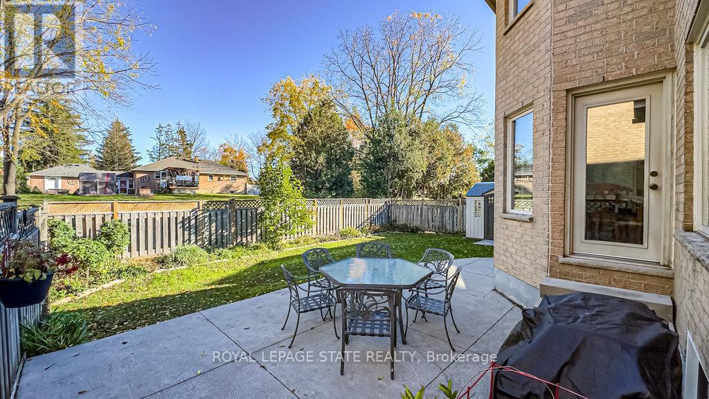 54 Falconridge Drive, Hamilton, Ontario  L9B 2P3 - Photo 48 - X12499670