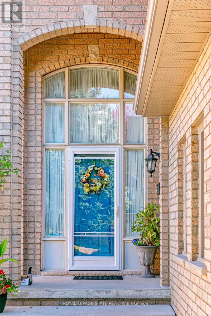 54 Falconridge Drive, Hamilton, Ontario  L9B 2P3 - Photo 5 - X12499670