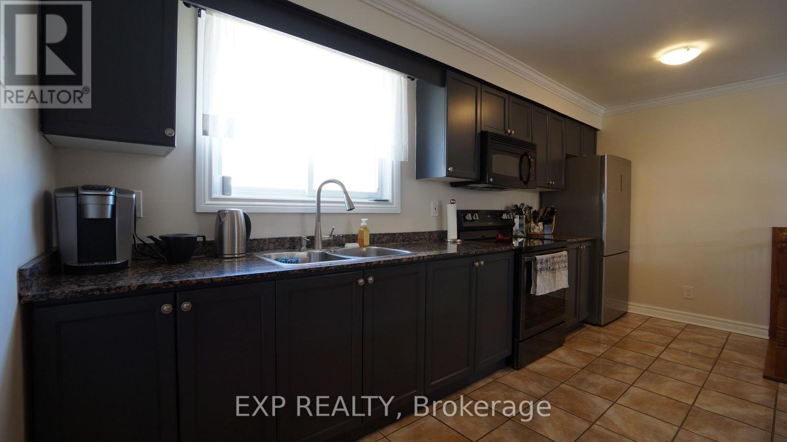 249 Whitelock Street, Stratford, Ontario  N5A 7L2 - Photo 8 - X12499678