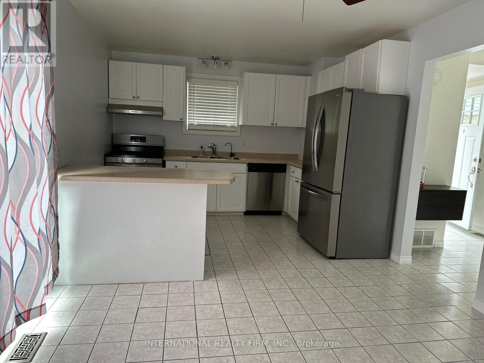 130 Sekura Crescent, Cambridge, Ontario  N1R 7E9 - Photo 7 - X12499708