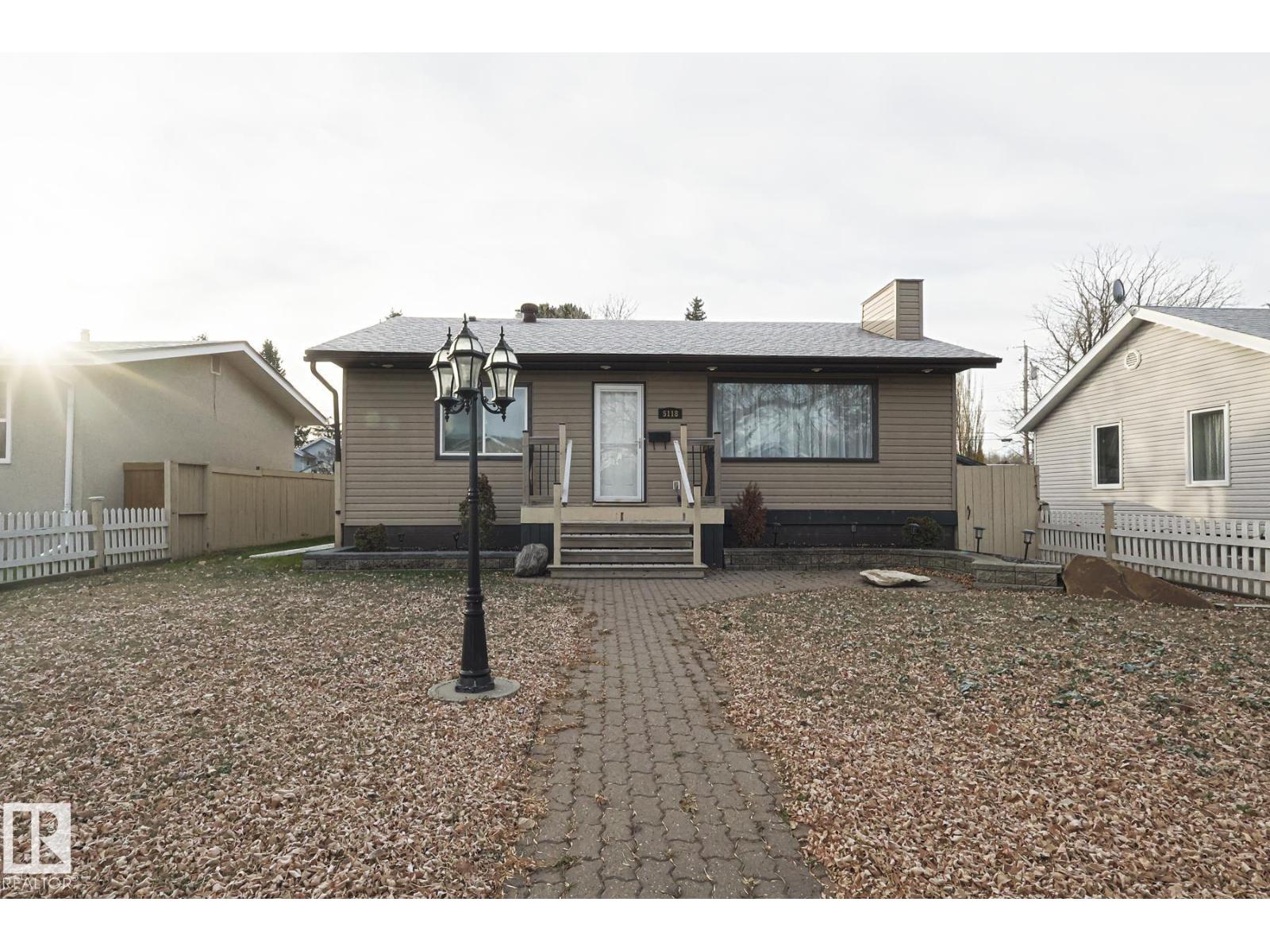 5118 50 AV, Stony Plain, Alberta
