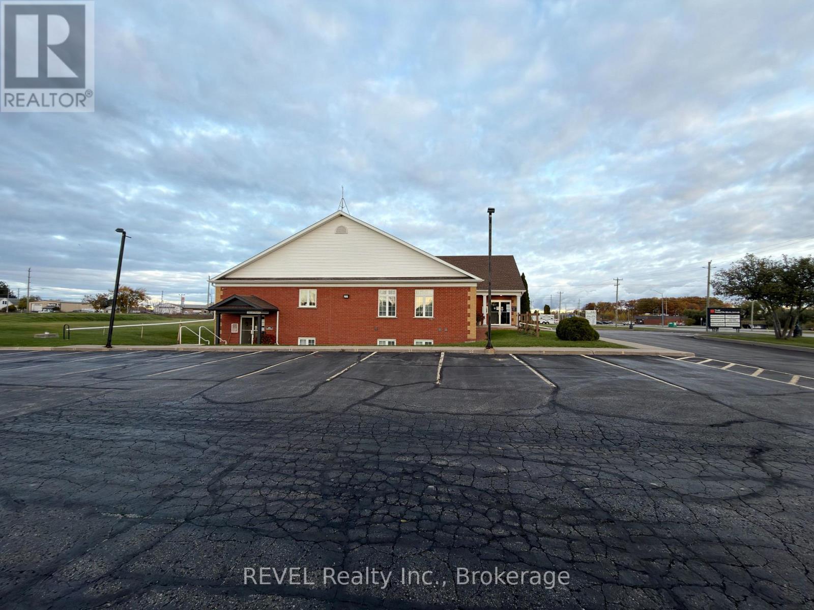 9 - 1789 Merrittville Highway, Thorold (Hurricane/merrittville), Ontario  L3B 5N5 - Photo 22 - X12499786