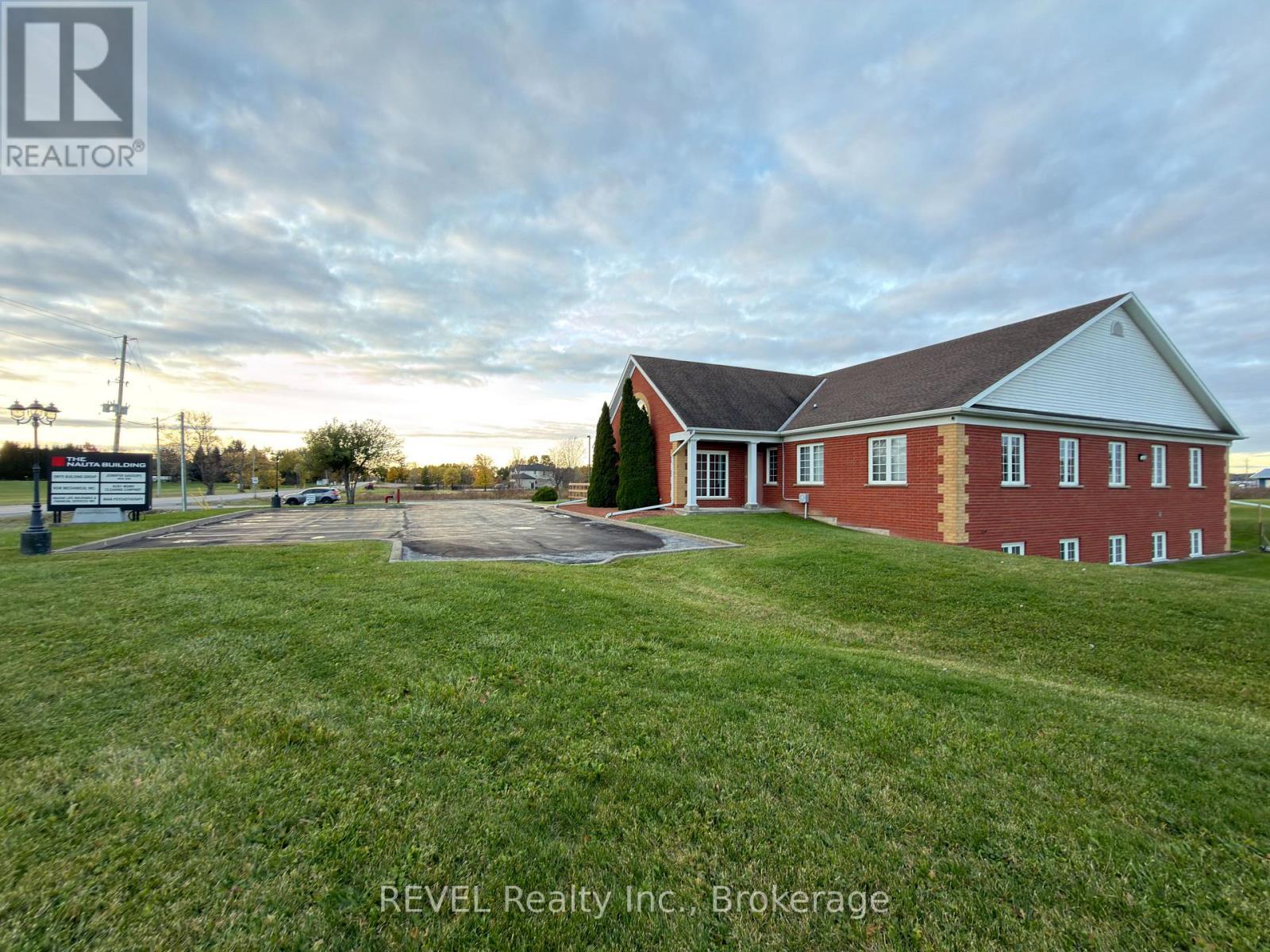 9 - 1789 Merrittville Highway, Thorold (Hurricane/merrittville), Ontario  L3B 5N5 - Photo 3 - X12499786