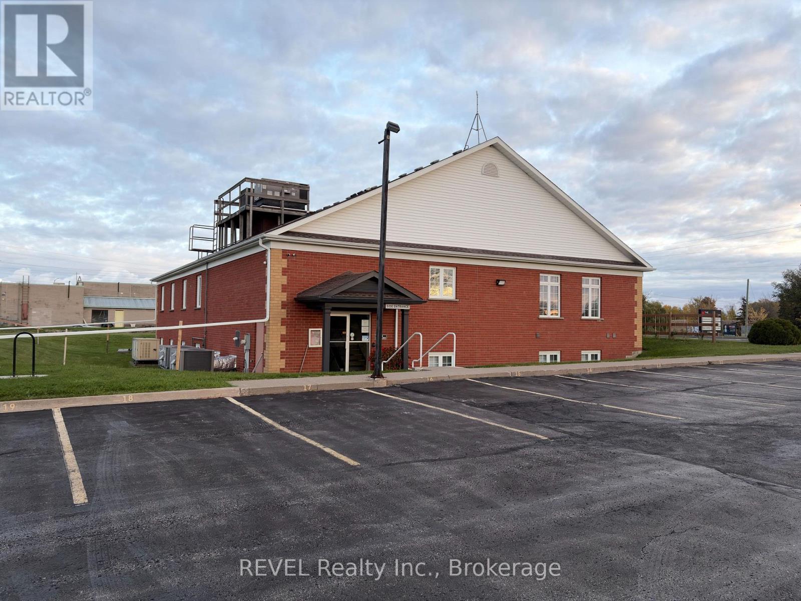 9 - 1789 Merrittville Highway, Thorold (Hurricane/merrittville), Ontario  L3B 5N5 - Photo 5 - X12499786