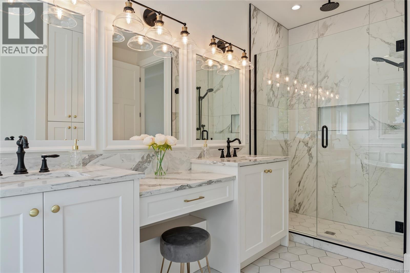 4829 Cordova Bay Rd, Saanich, British Columbia  V8Y 2J8 - Photo 24 - 1018719