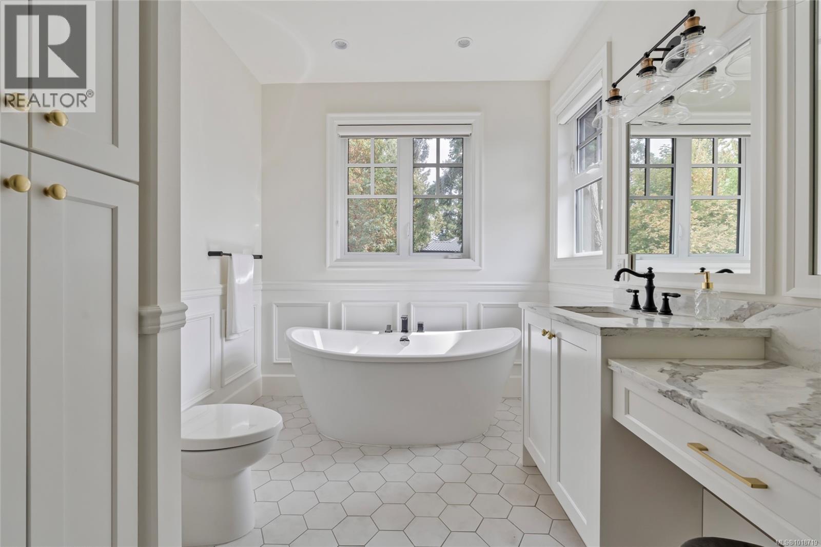 4829 Cordova Bay Rd, Saanich, British Columbia  V8Y 2J8 - Photo 25 - 1018719