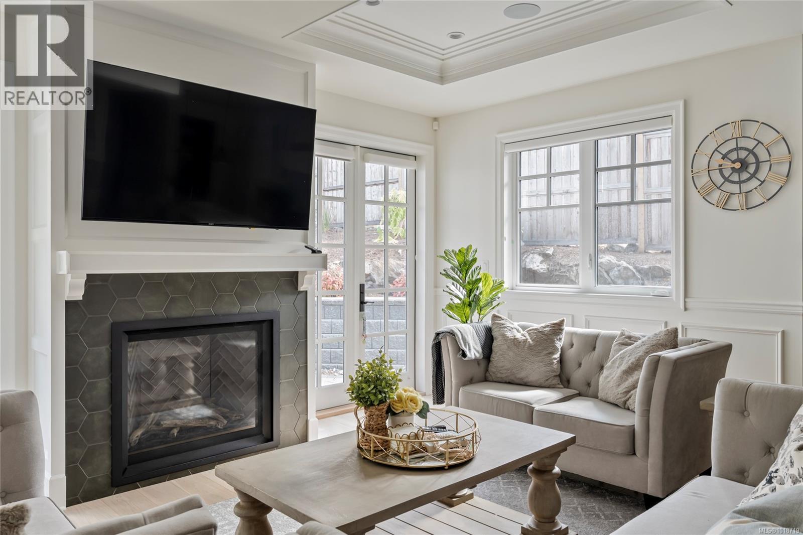 4829 Cordova Bay Rd, Saanich, British Columbia  V8Y 2J8 - Photo 3 - 1018719