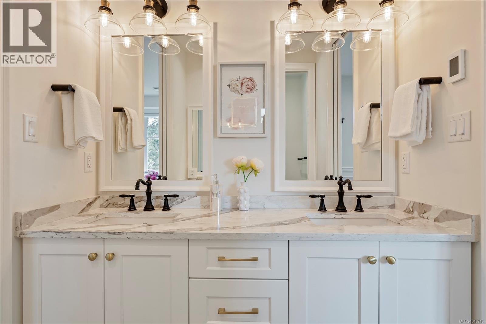 4829 Cordova Bay Rd, Saanich, British Columbia  V8Y 2J8 - Photo 32 - 1018719