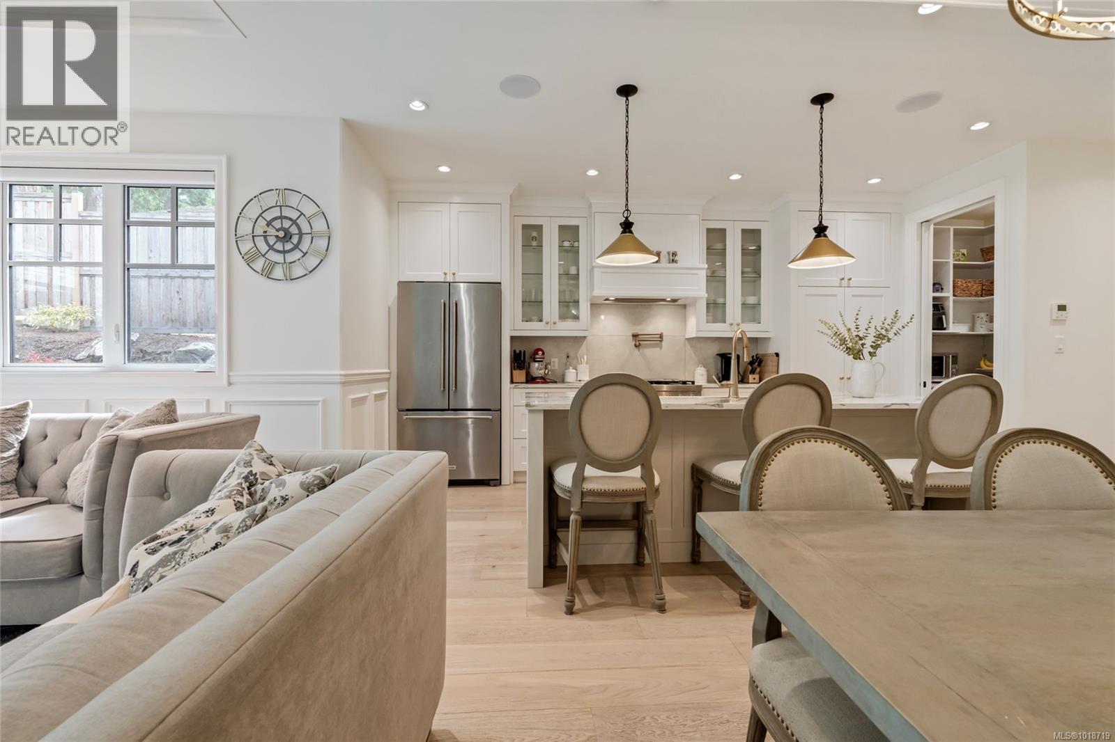 4829 Cordova Bay Rd, Saanich, British Columbia  V8Y 2J8 - Photo 8 - 1018719