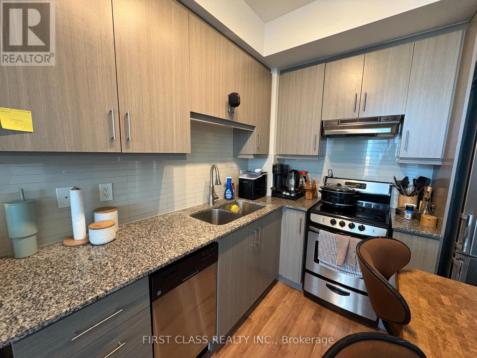 1612 - 68 Canterbury Place, Toronto, Ontario  M2N 2N1 - Photo 4 - C12499778