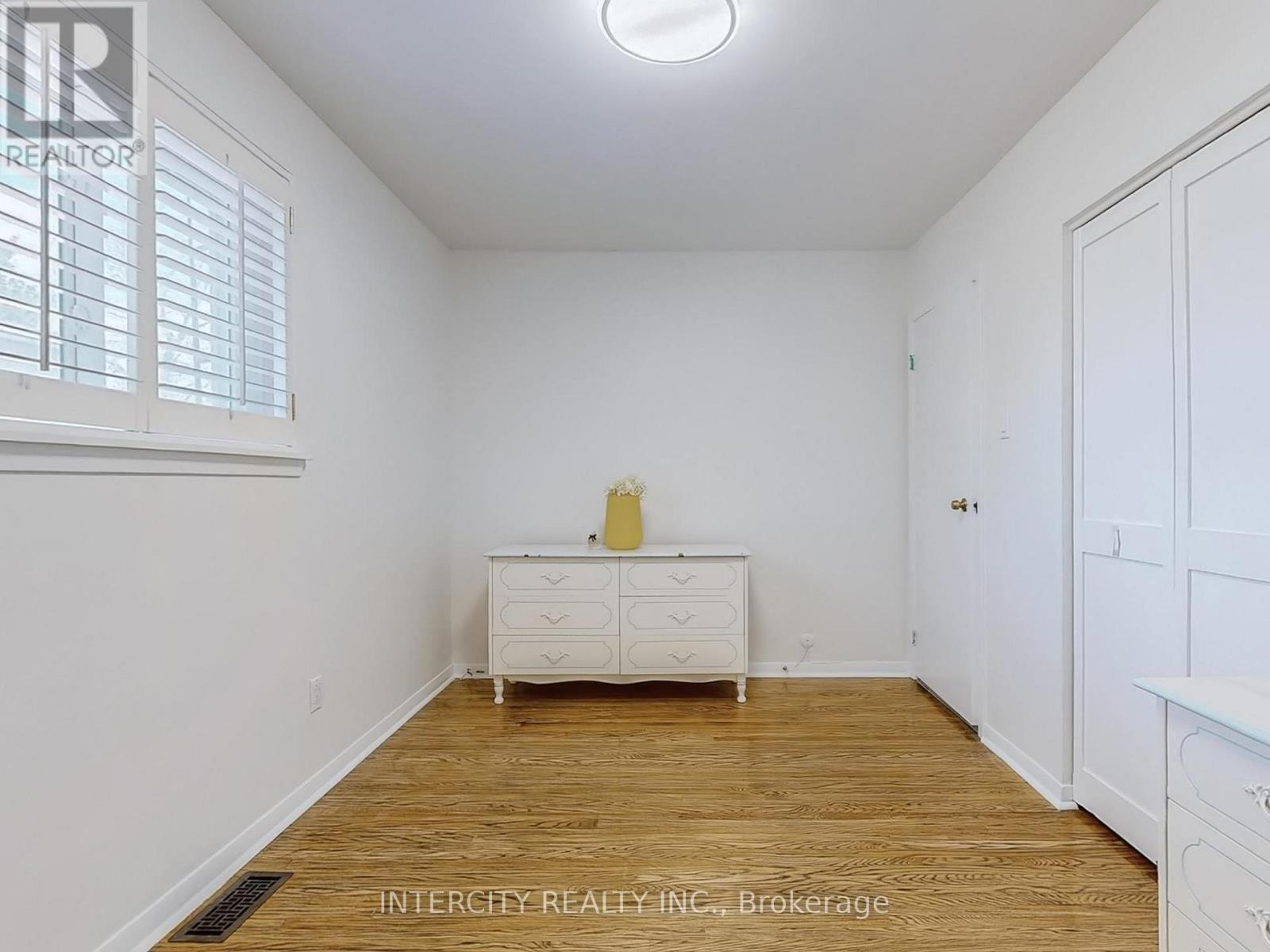 26 Donnalyn Drive, Toronto, Ontario  M2R 2R8 - Photo 30 - C12499784