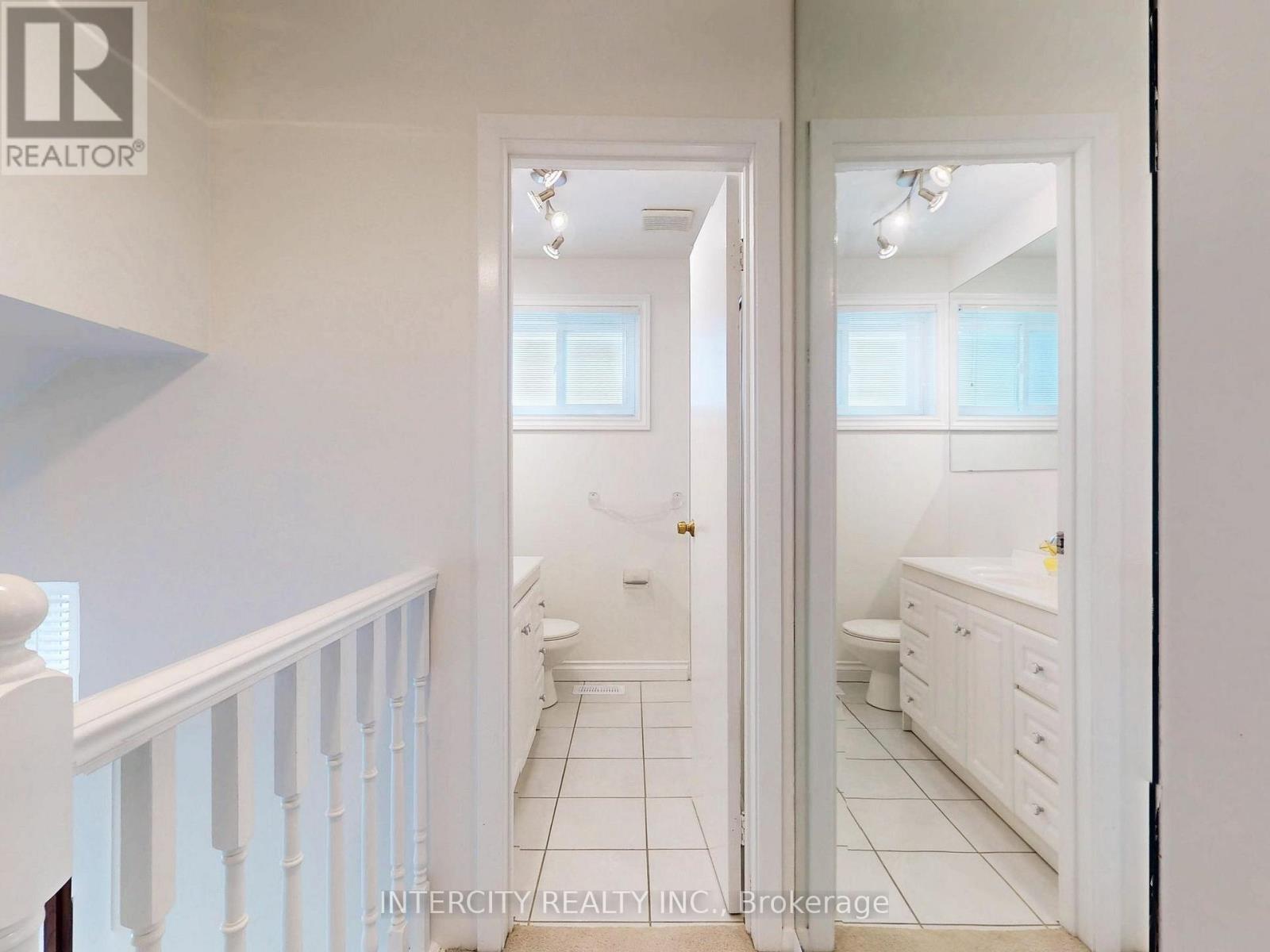 26 Donnalyn Drive, Toronto, Ontario  M2R 2R8 - Photo 31 - C12499784