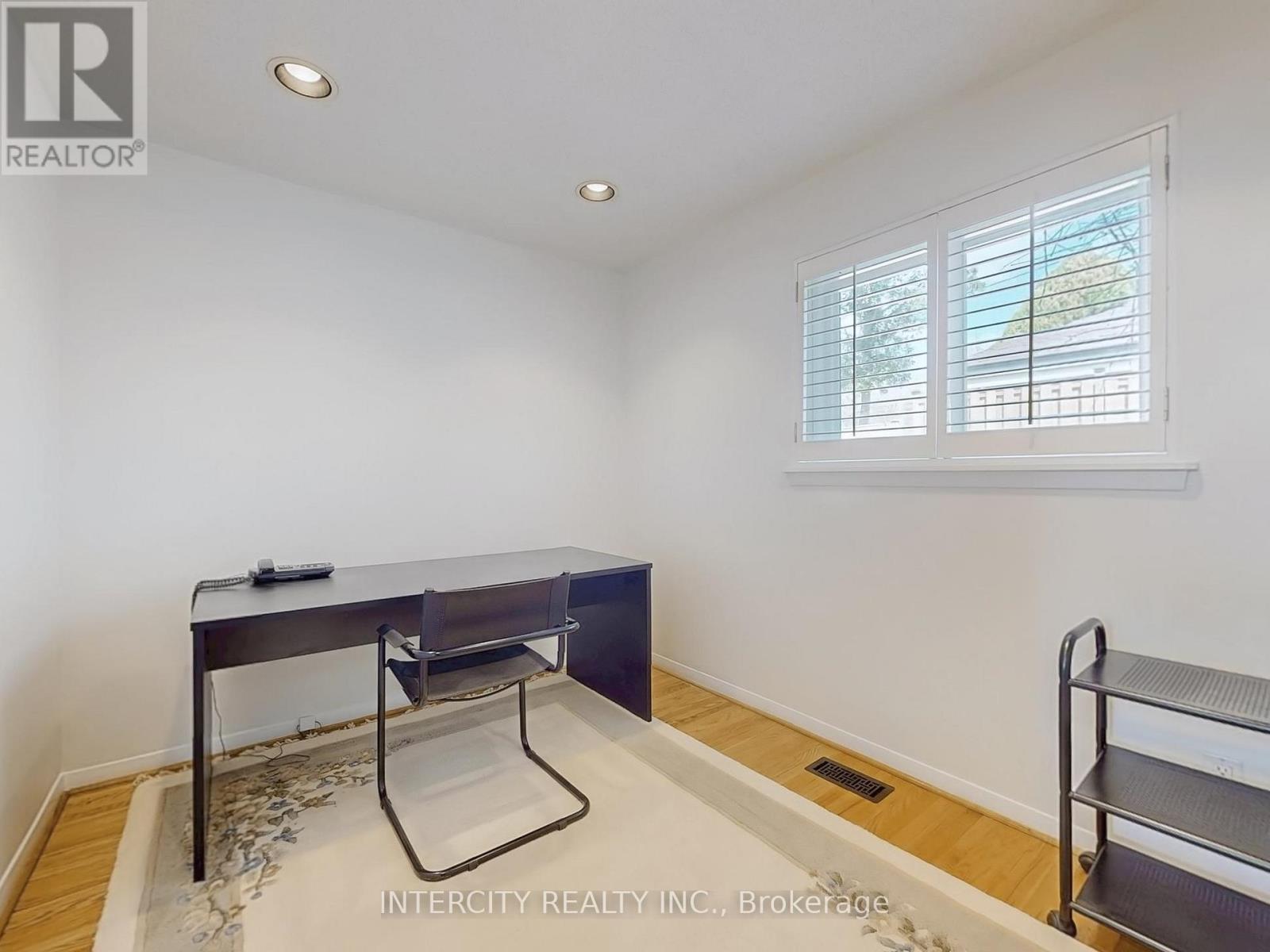 26 Donnalyn Drive, Toronto, Ontario  M2R 2R8 - Photo 37 - C12499784