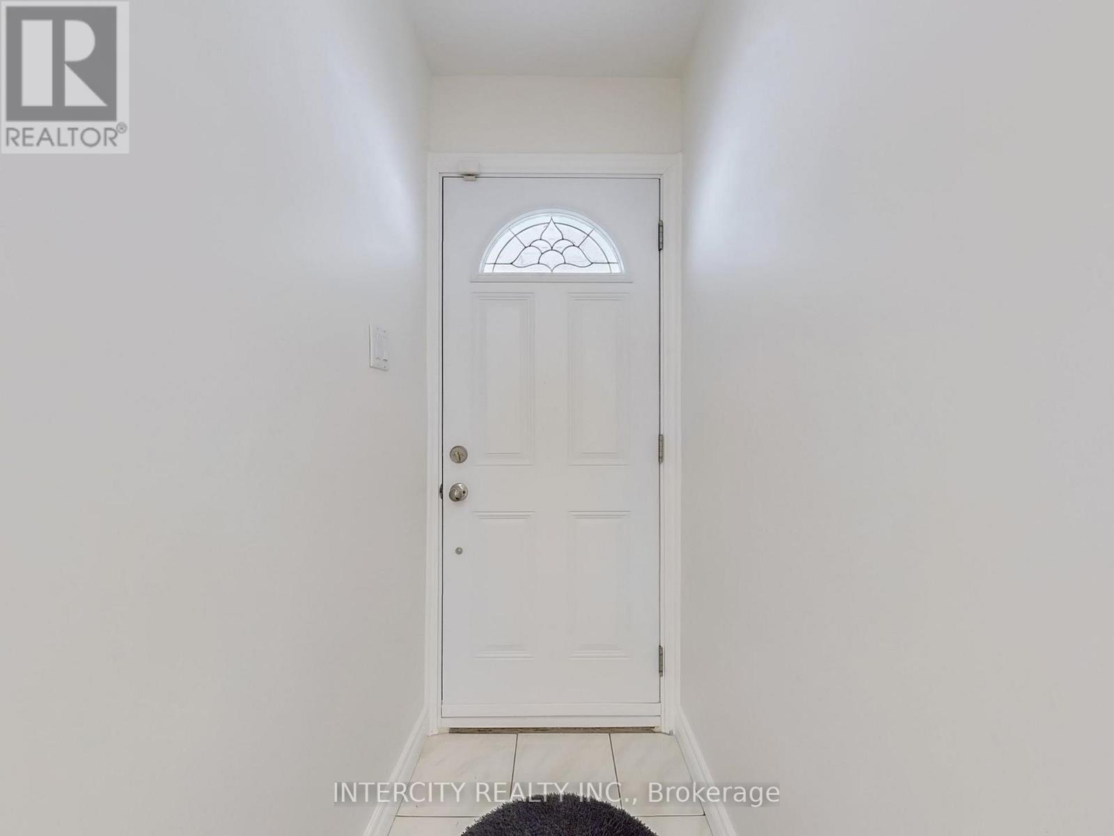 26 Donnalyn Drive, Toronto, Ontario  M2R 2R8 - Photo 43 - C12499784