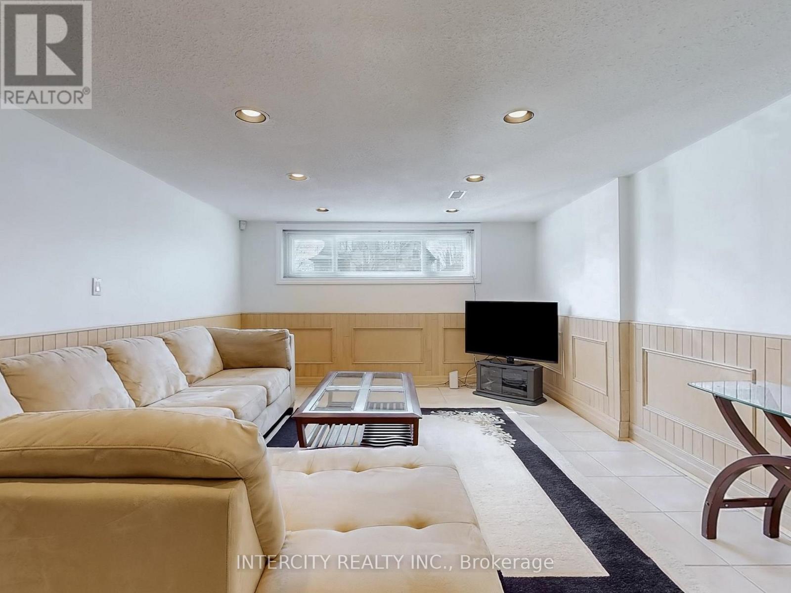 26 Donnalyn Drive, Toronto, Ontario  M2R 2R8 - Photo 44 - C12499784