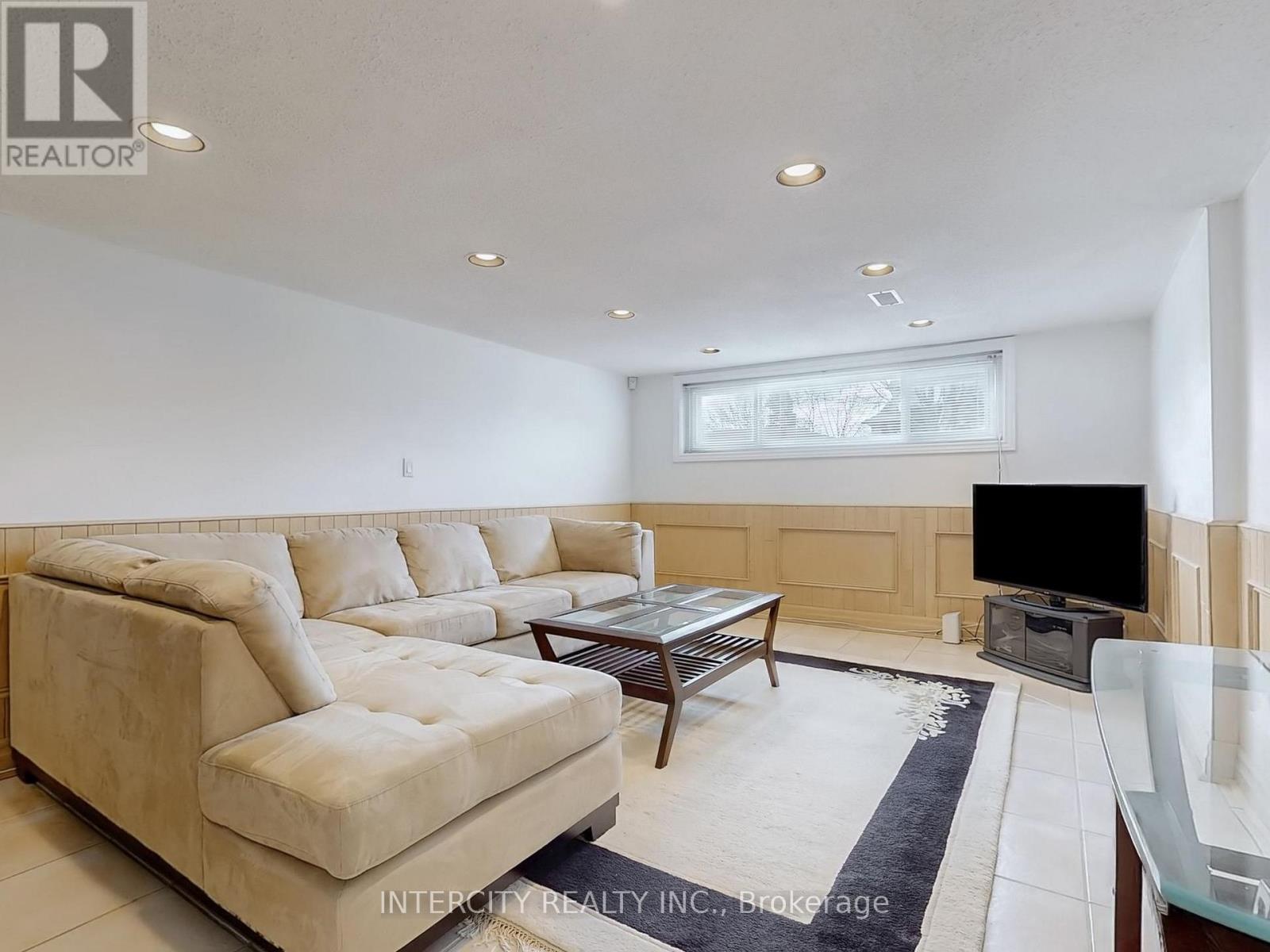 26 Donnalyn Drive, Toronto, Ontario  M2R 2R8 - Photo 45 - C12499784
