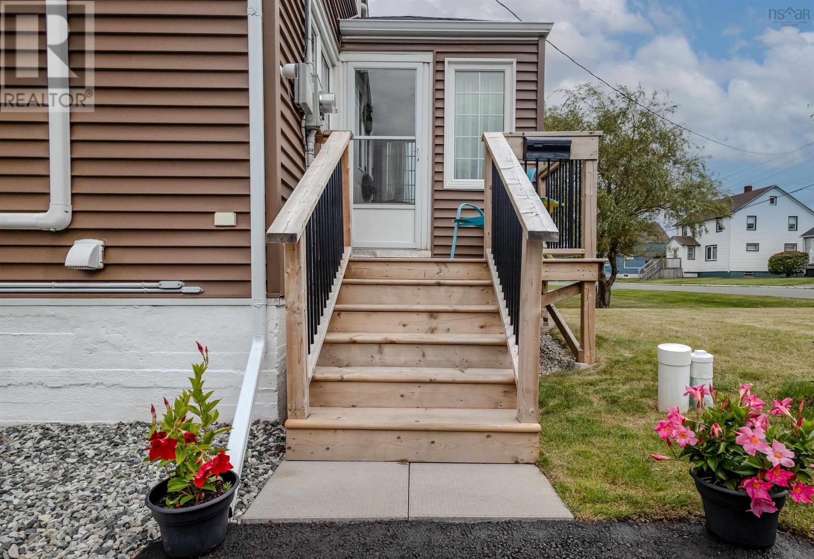 3 Essex Street, Glace Bay, Nova Scotia  B1A 5H3 - Photo 2 - 202524198