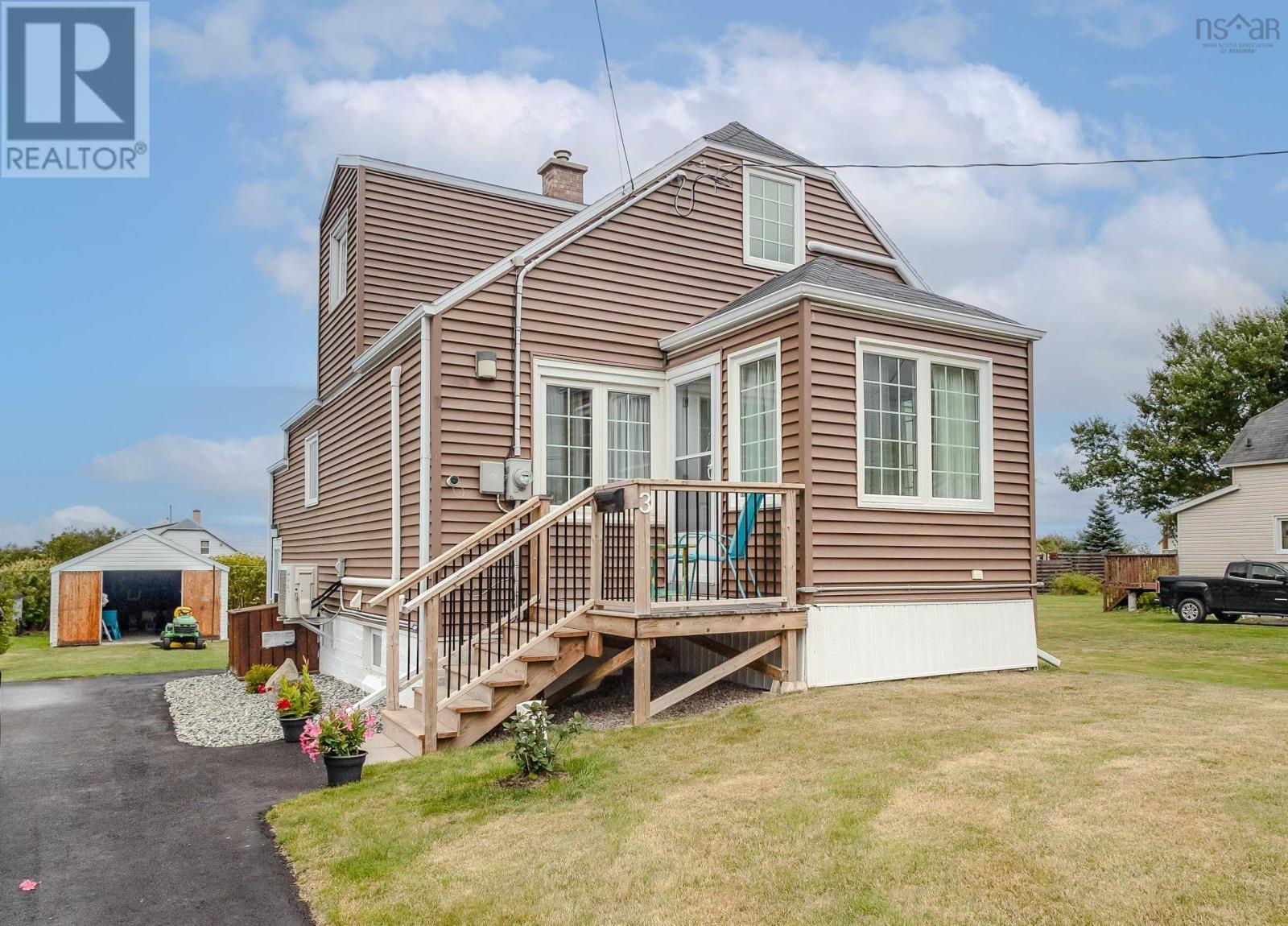 3 Essex Street, Glace Bay, Nova Scotia  B1A 5H3 - Photo 1 - 202524198