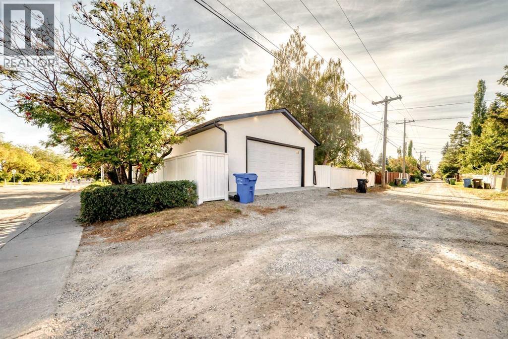 1 Cherovan Drive Sw, Calgary, Alberta  T2V 2P3 - Photo 43 - A2262062