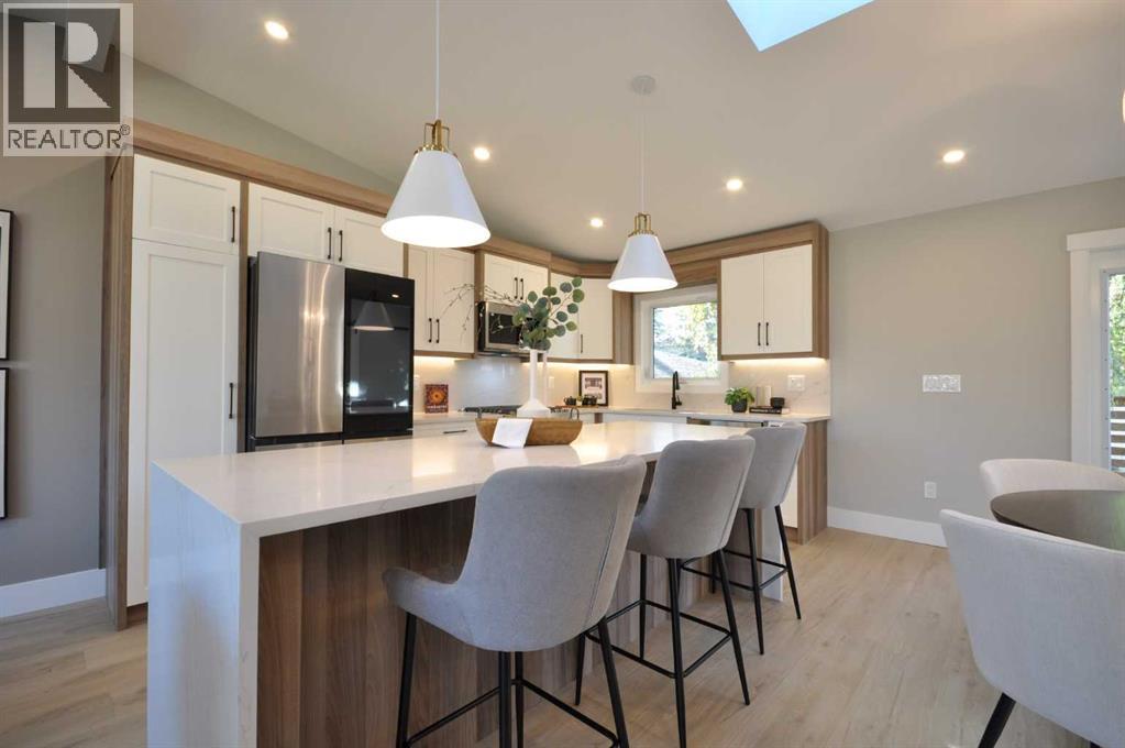 1 Cherovan Drive Sw, Calgary, Alberta  T2V 2P3 - Photo 6 - A2262062