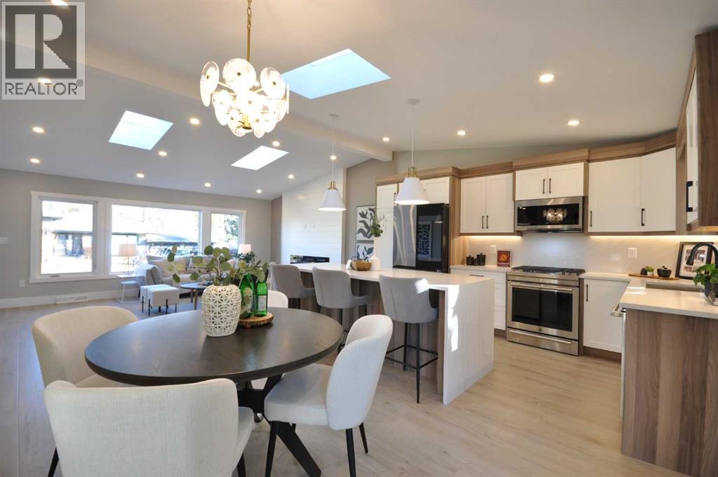 1 Cherovan Drive Sw, Calgary, Alberta  T2V 2P3 - Photo 8 - A2262062