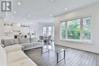 43 Buena Vista Avenue, Toronto (L'amoreaux), Ontario  M1S 1J3 - Photo 11 - E12499800