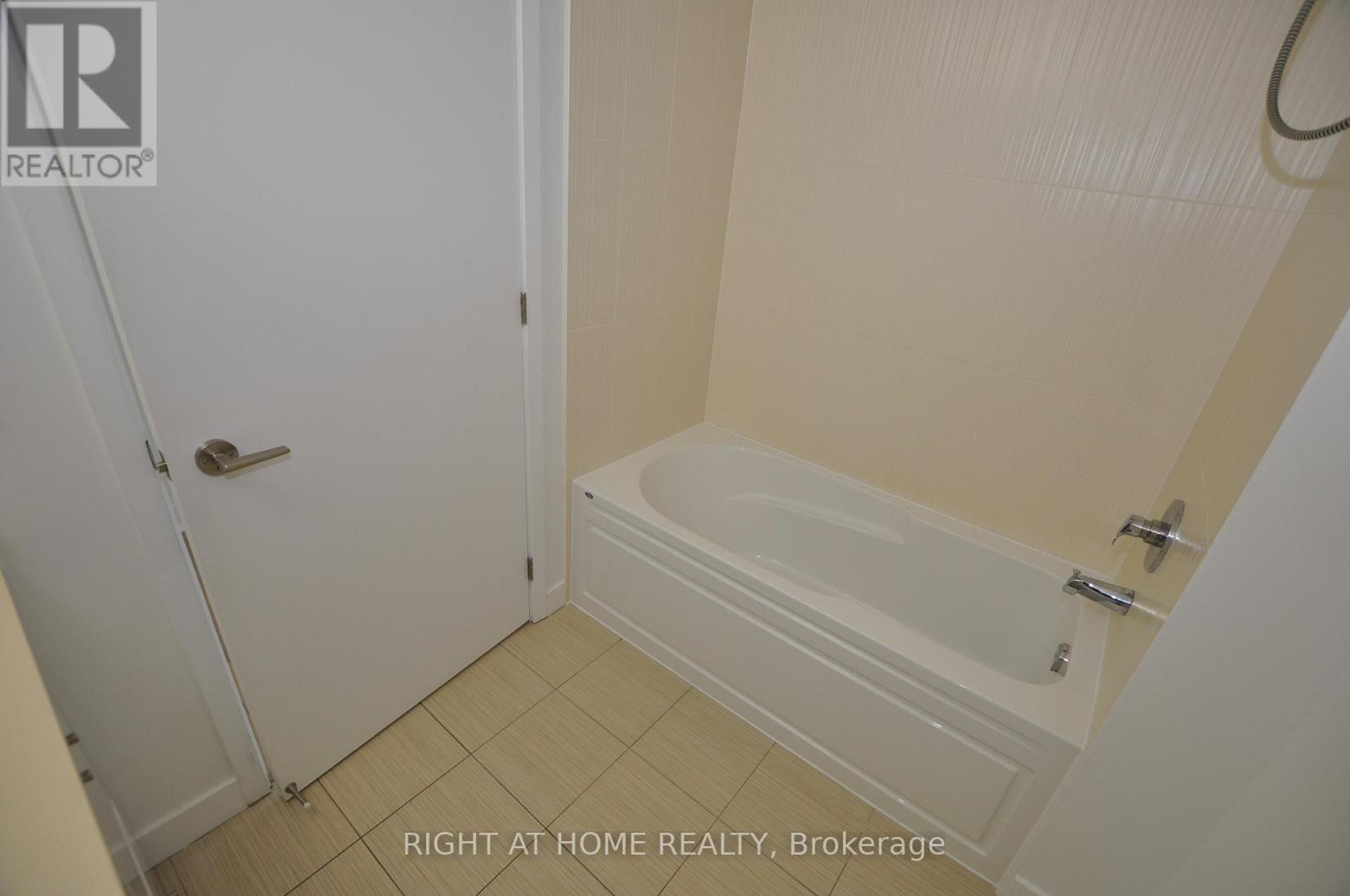 909 - 3975 Grand Park Drive, Mississauga (City Centre), Ontario  L5B 0K4 - Photo 16 - W12496484