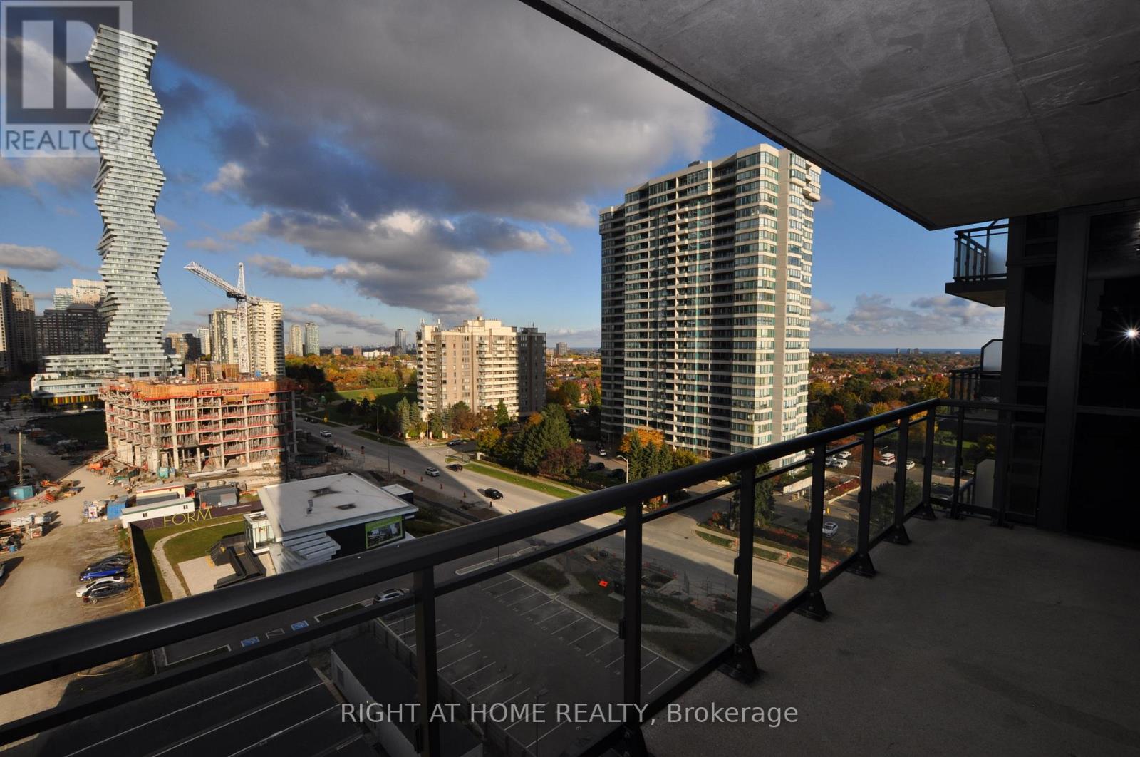 909 - 3975 Grand Park Drive, Mississauga (City Centre), Ontario  L5B 0K4 - Photo 21 - W12496484
