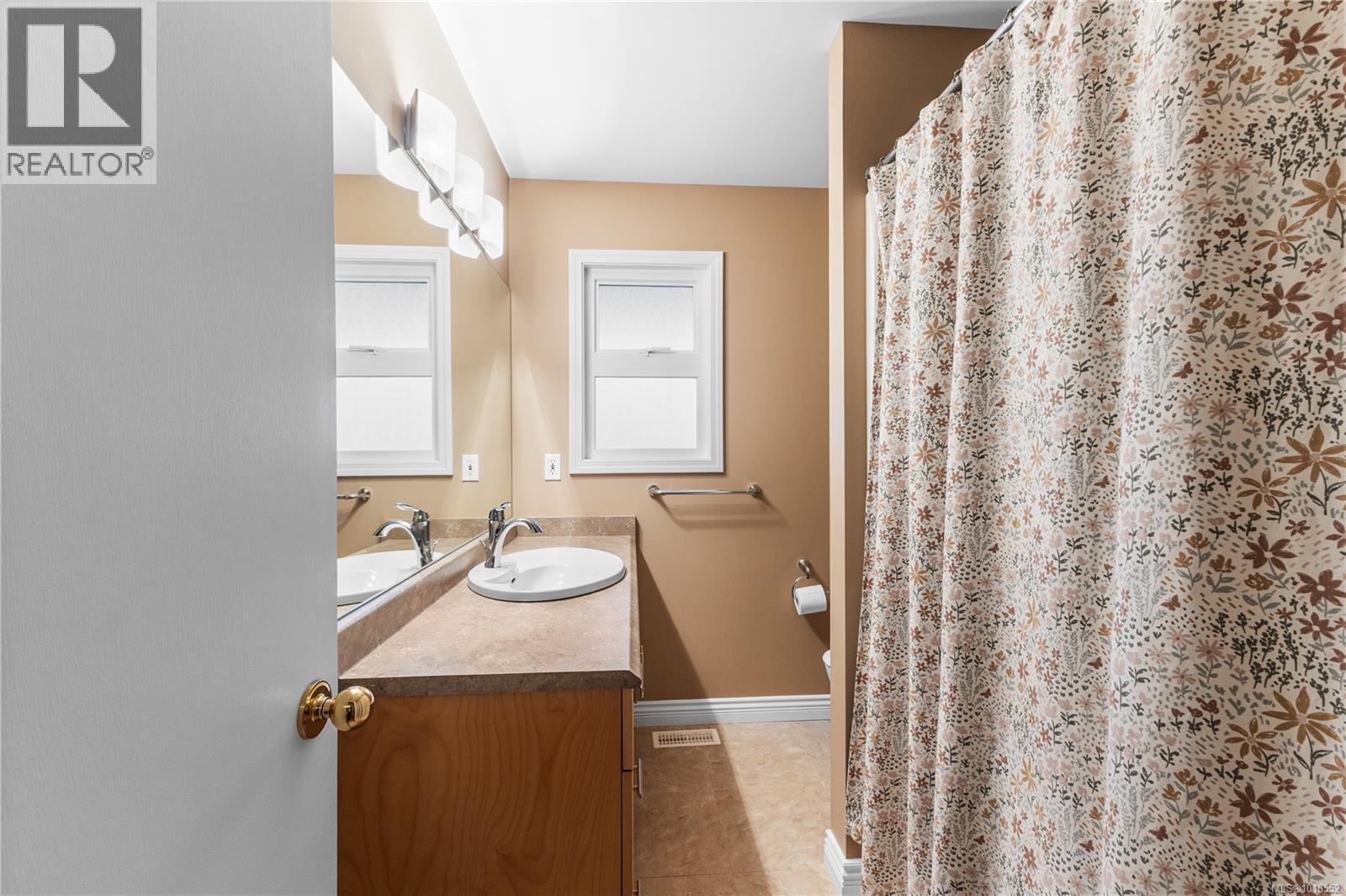 60 Mclean St, Campbell River, British Columbia  V9W 2L9 - Photo 19 - 1018552