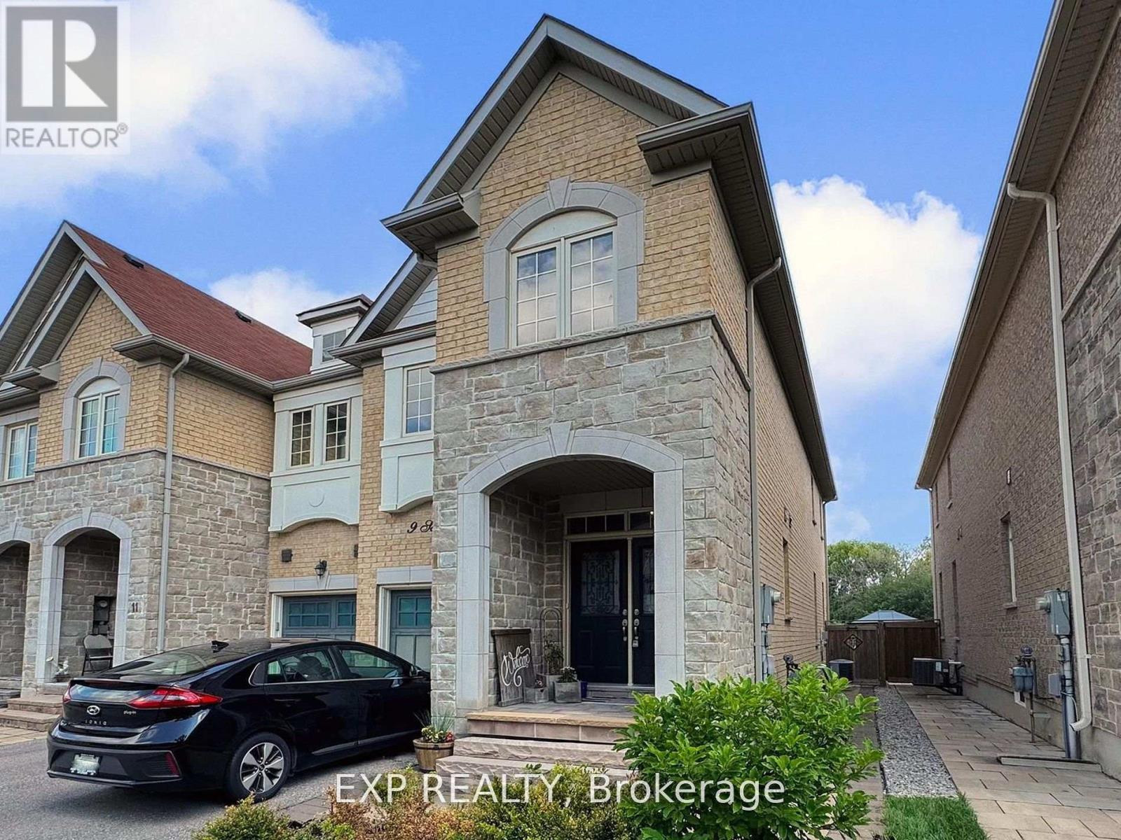 9 Samba Street, Richmond Hill, Ontario  L4E 2Z3 - Photo 3 - N12499760