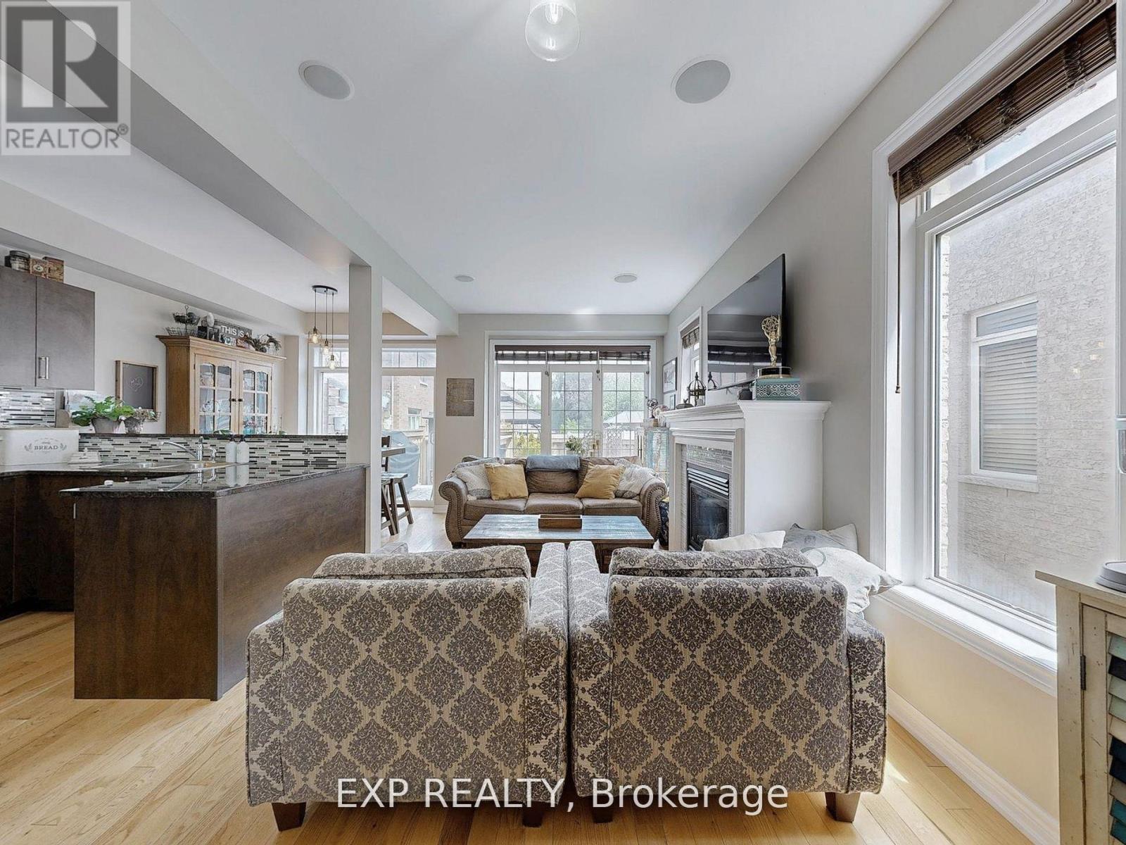 9 Samba Street, Richmond Hill, Ontario  L4E 2Z3 - Photo 5 - N12499760