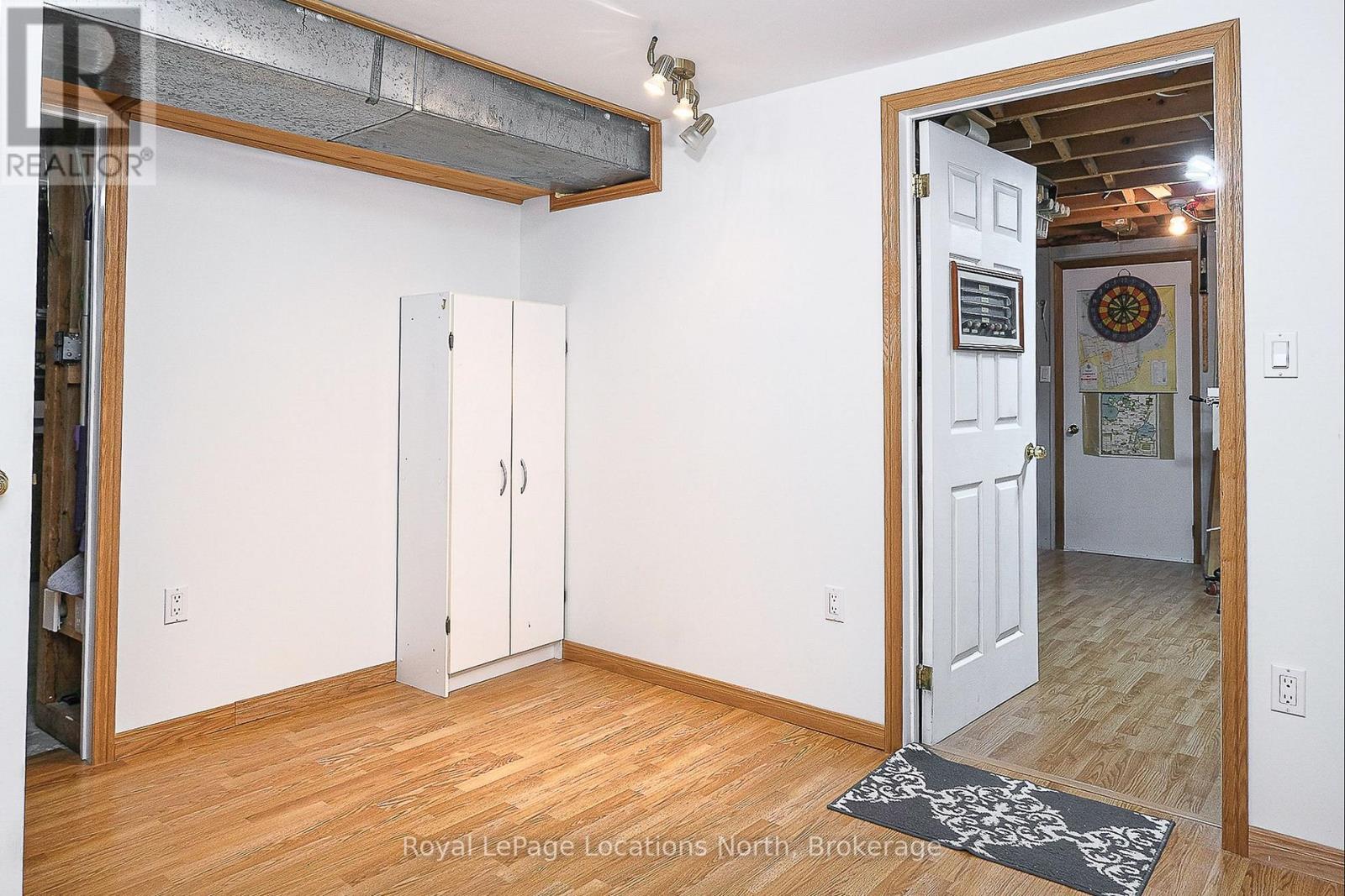 221 John Street, Clearview, Ontario  L0M 1S0 - Photo 26 - S12429112