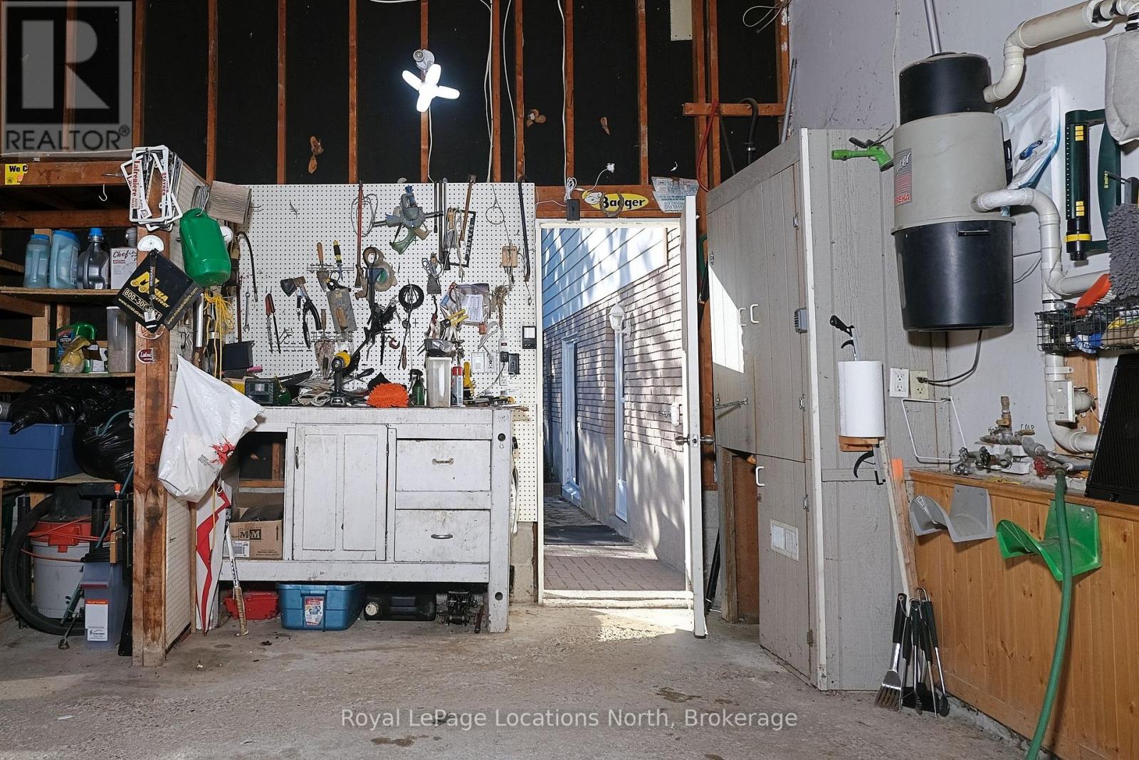 221 John Street, Clearview, Ontario  L0M 1S0 - Photo 27 - S12429112