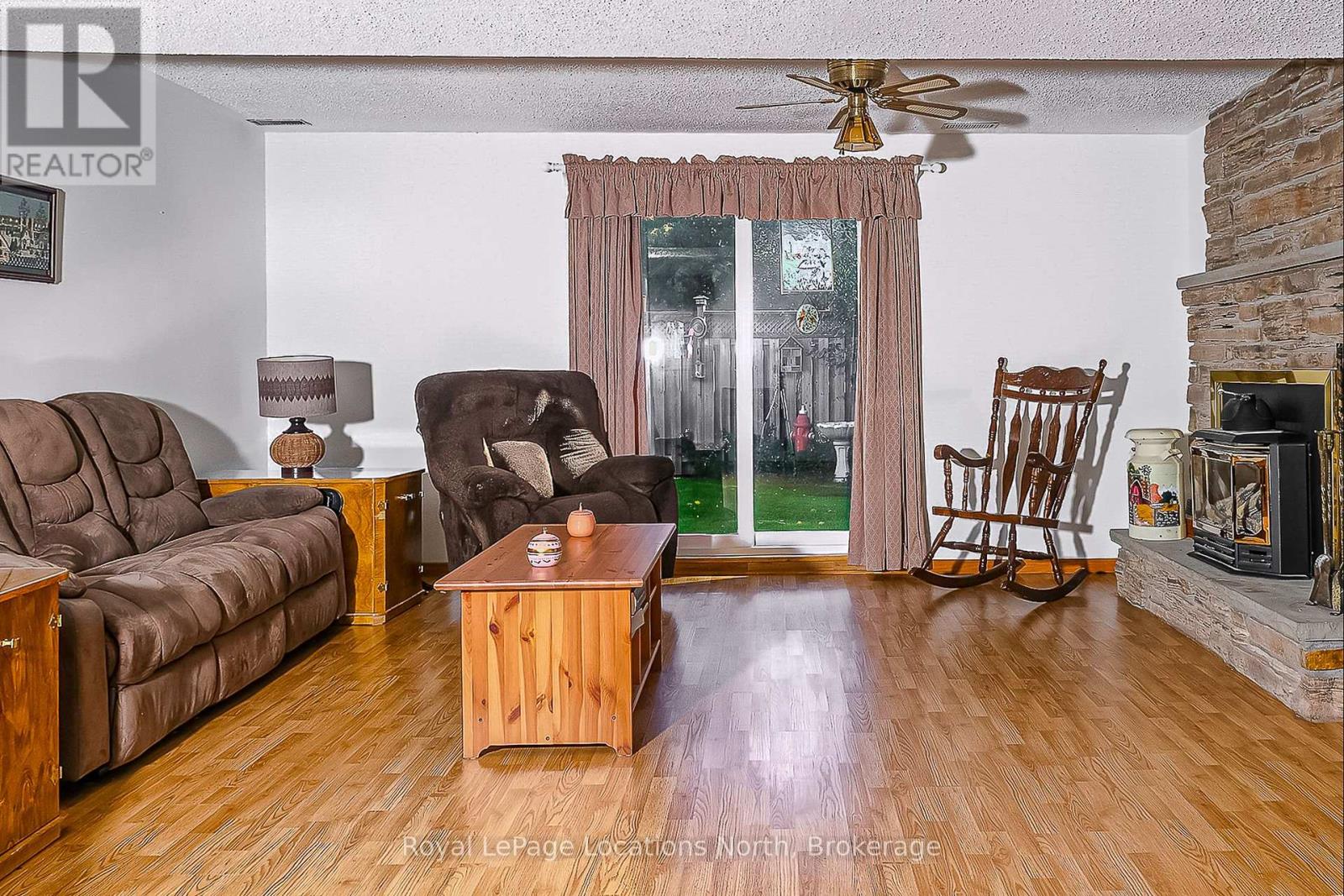 221 John Street, Clearview, Ontario  L0M 1S0 - Photo 20 - S12429112