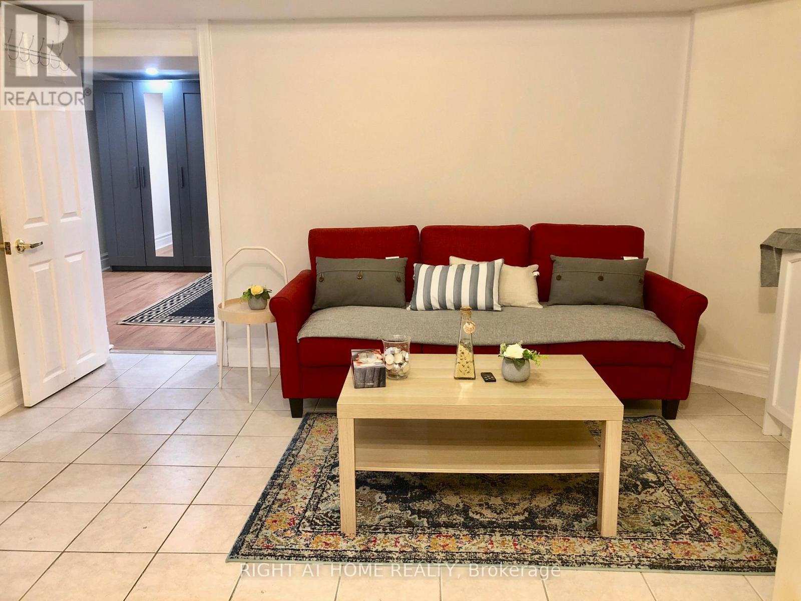 BASEMENT UNIT - 289 LAURENTIAN AVENUE, Mississauga, Ontario