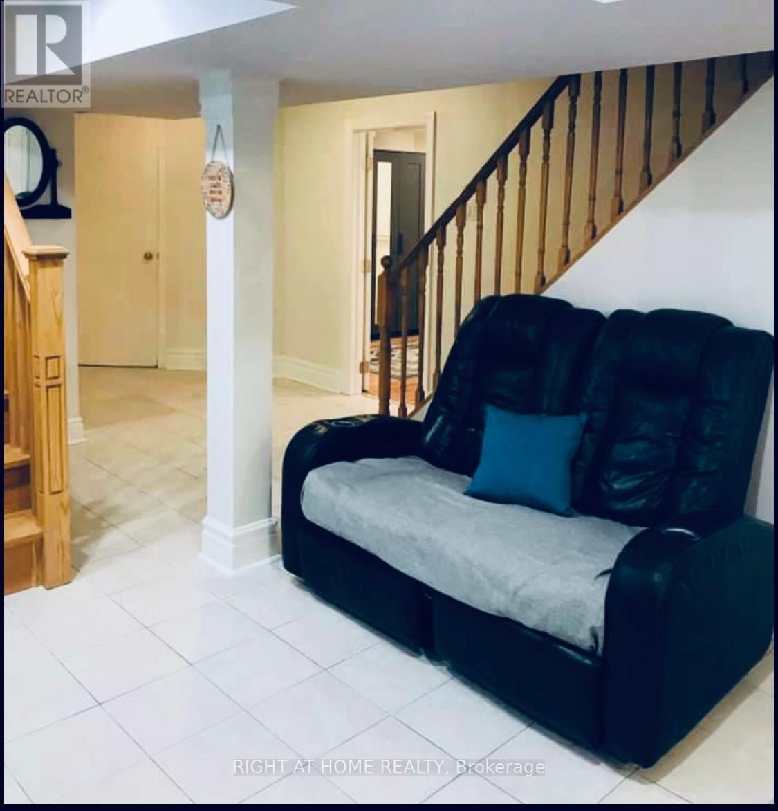 Basement Unit - 289 Laurentian Avenue, Mississauga, Ontario  L4Z 2S2 - Photo 10 - W12499744