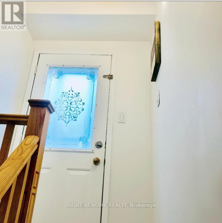 Basement Unit - 289 Laurentian Avenue, Mississauga, Ontario  L4Z 2S2 - Photo 11 - W12499744