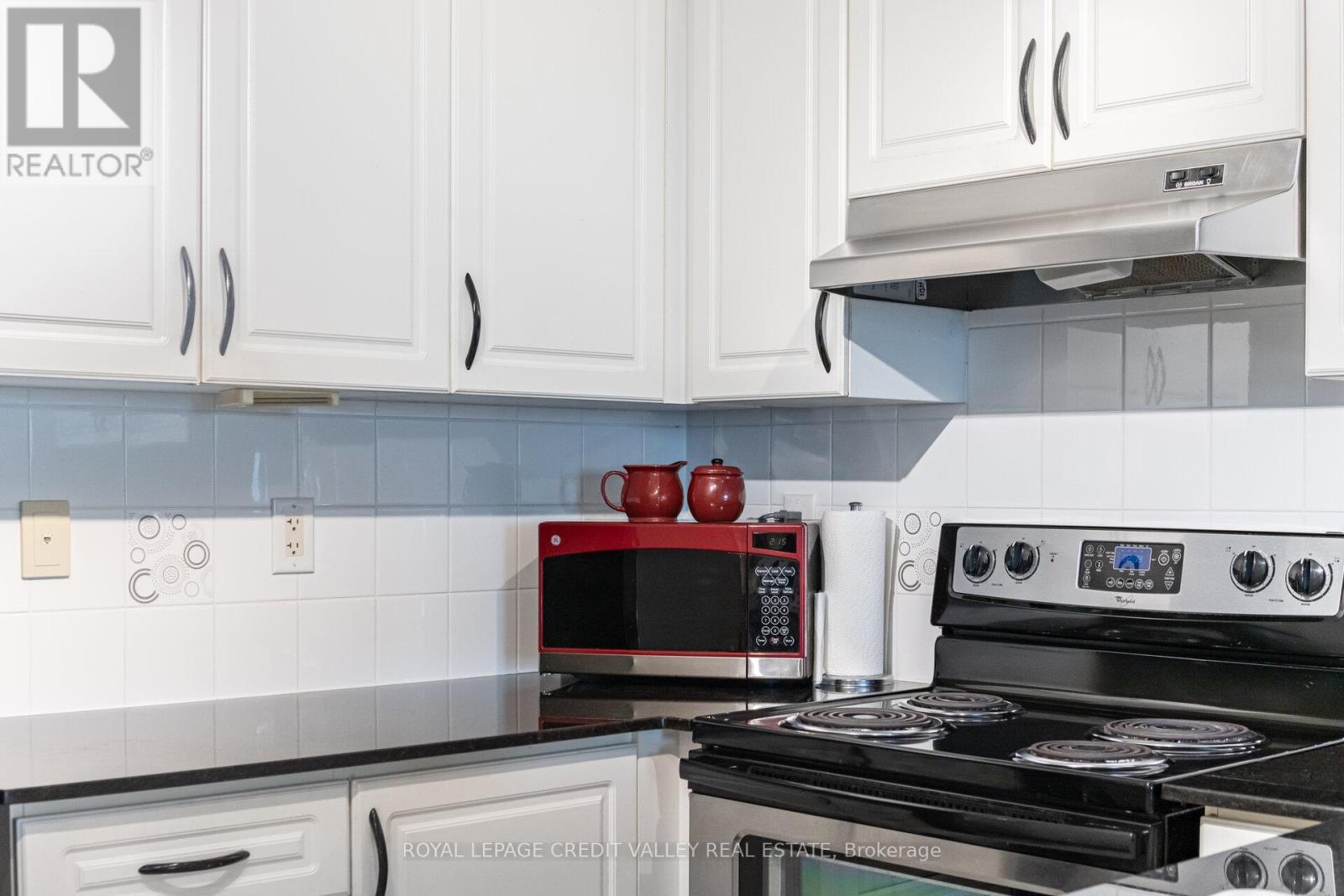 2407 - 9 George Street N, Brampton, Ontario  L6X 0T7 - Photo 10 - W12499790