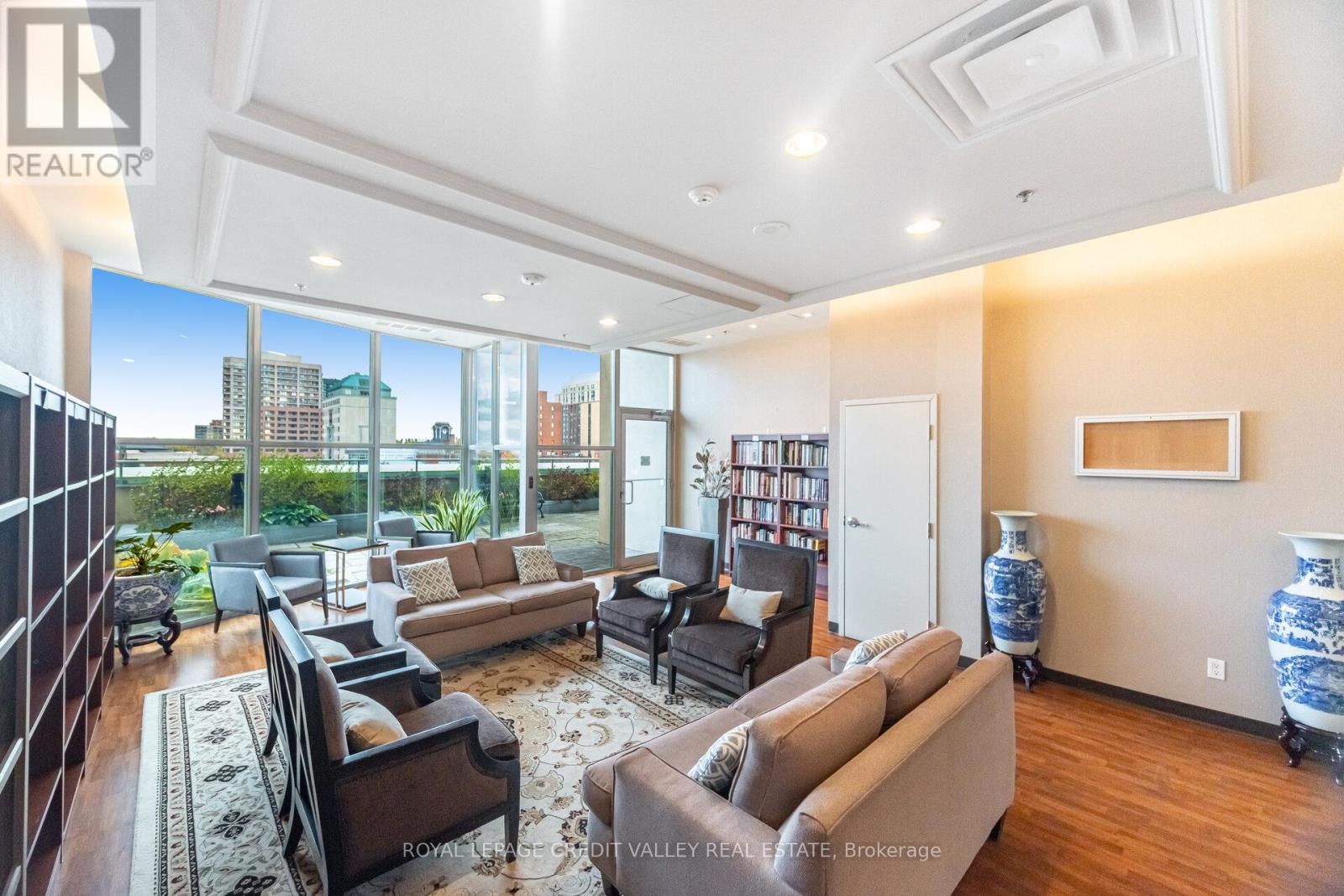 2407 - 9 George Street N, Brampton, Ontario  L6X 0T7 - Photo 34 - W12499790